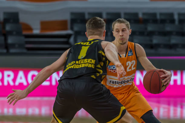 并在多年后 并在多年后