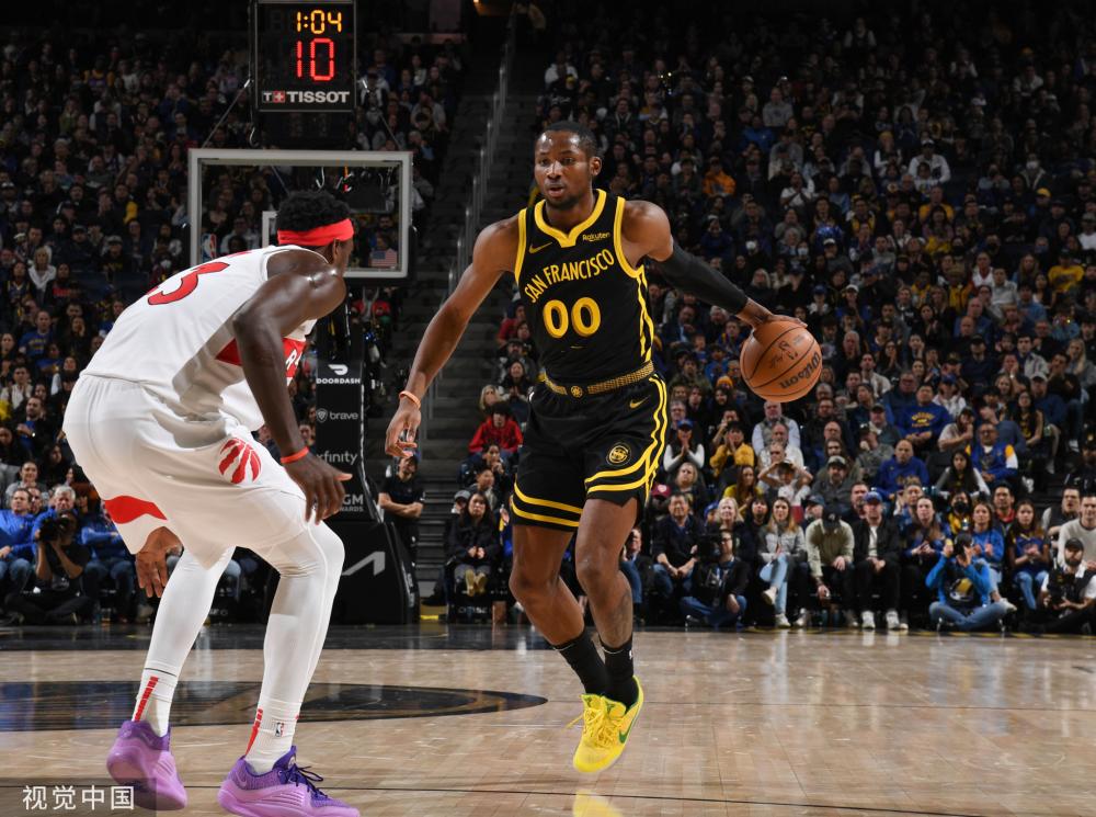 足坛一夜动态：欧联杯16强产生！罗马逆转波尔图 穆里尼奥出线